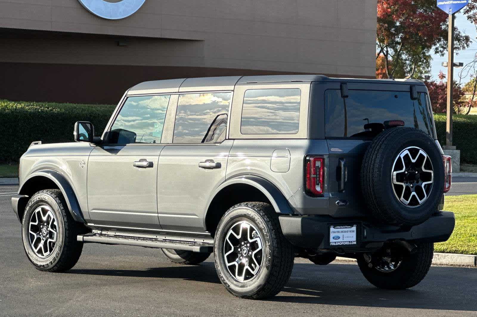 2024 Ford Bronco Outer Banks 6