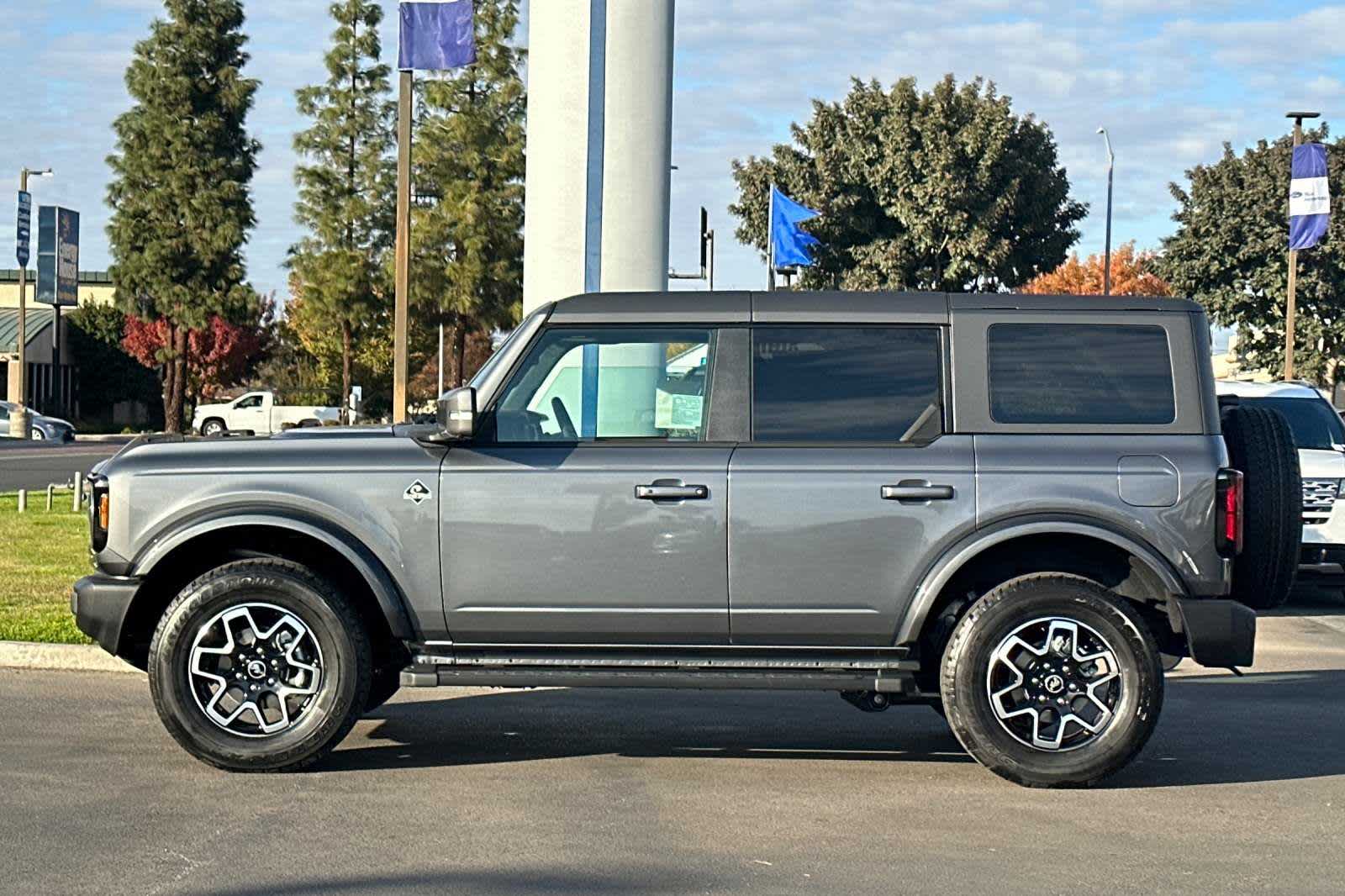 2024 Ford Bronco Outer Banks 5