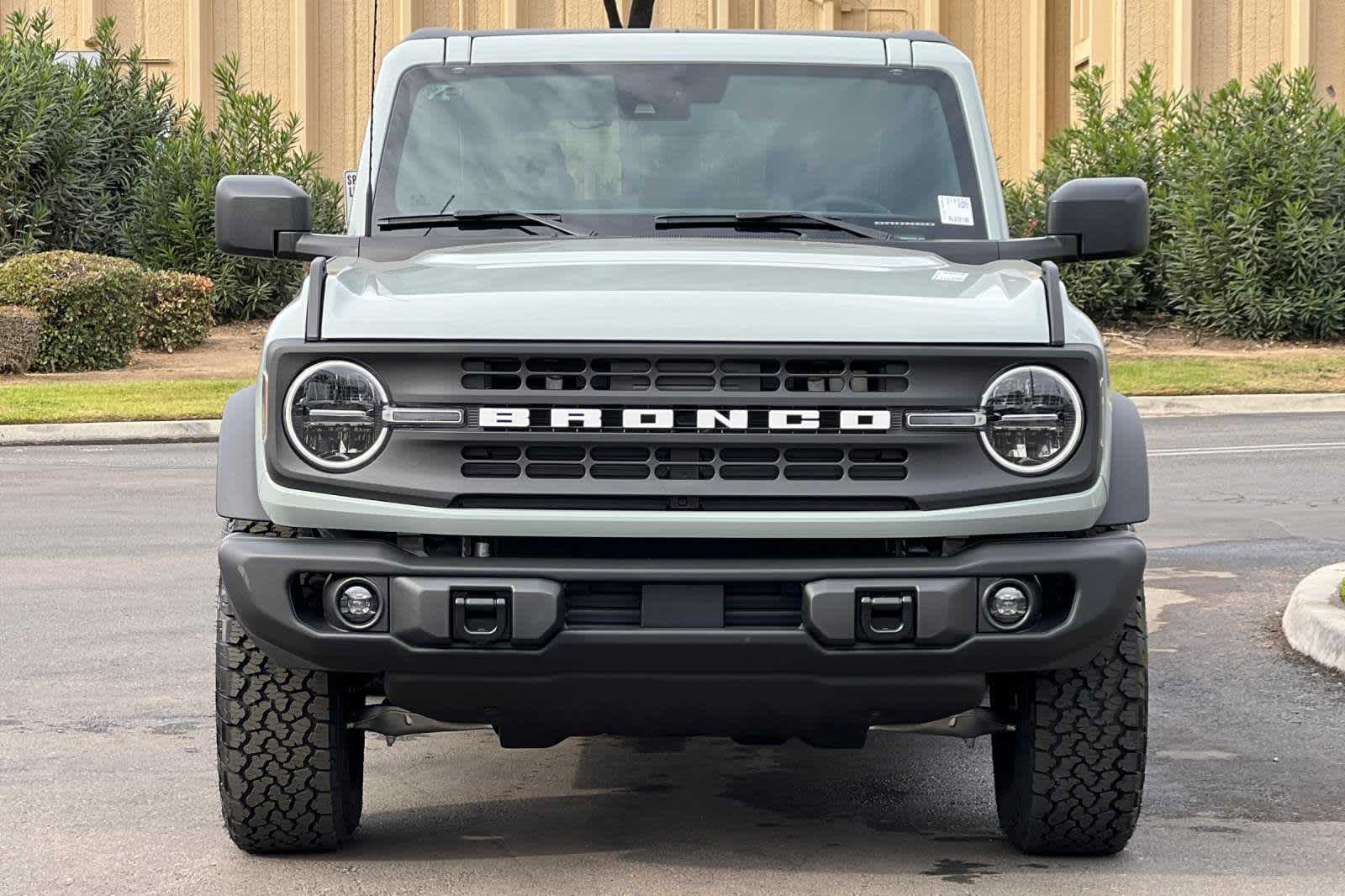 2024 Ford Bronco Black Diamond 11