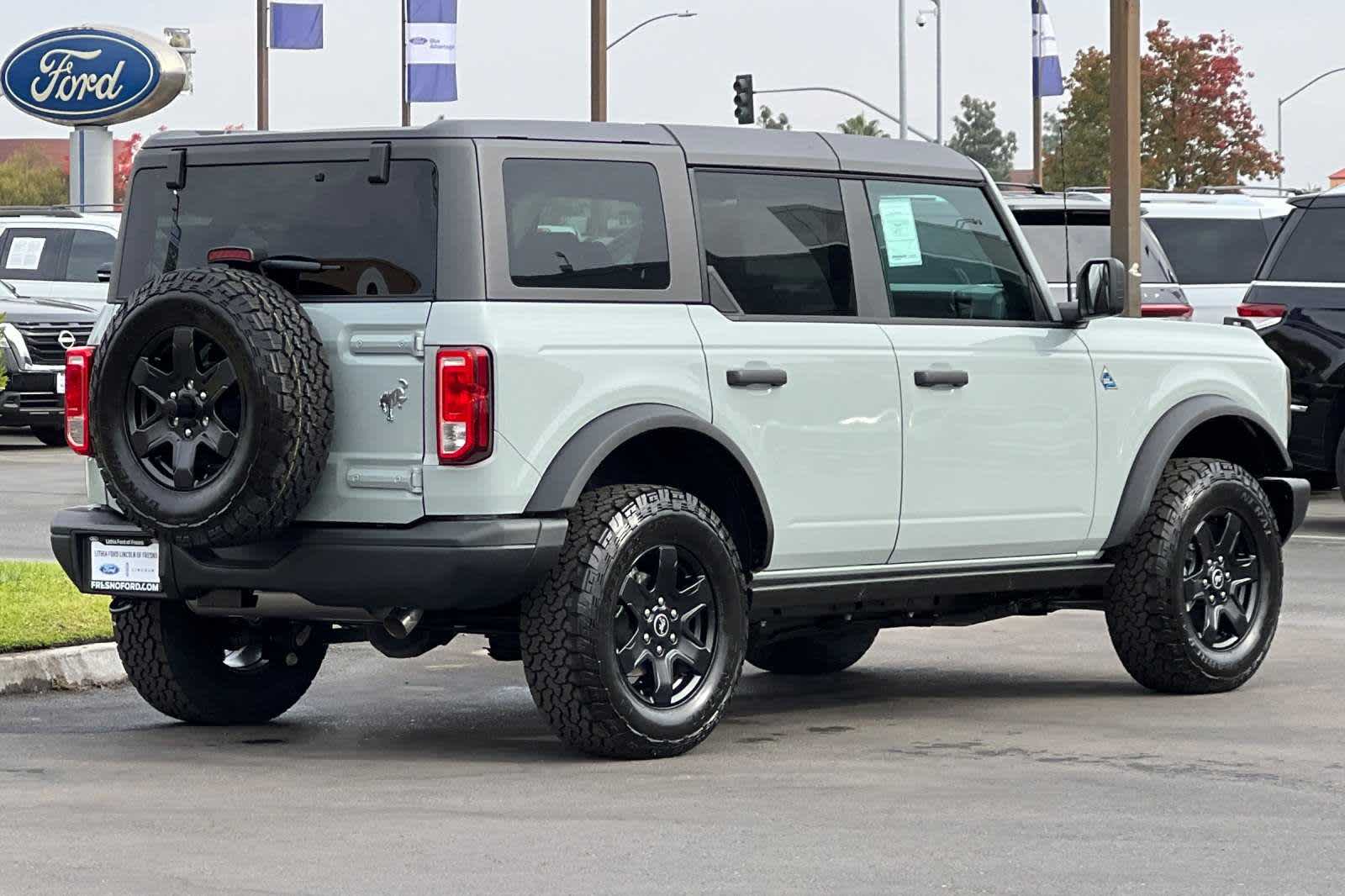 2024 Ford Bronco Black Diamond 2