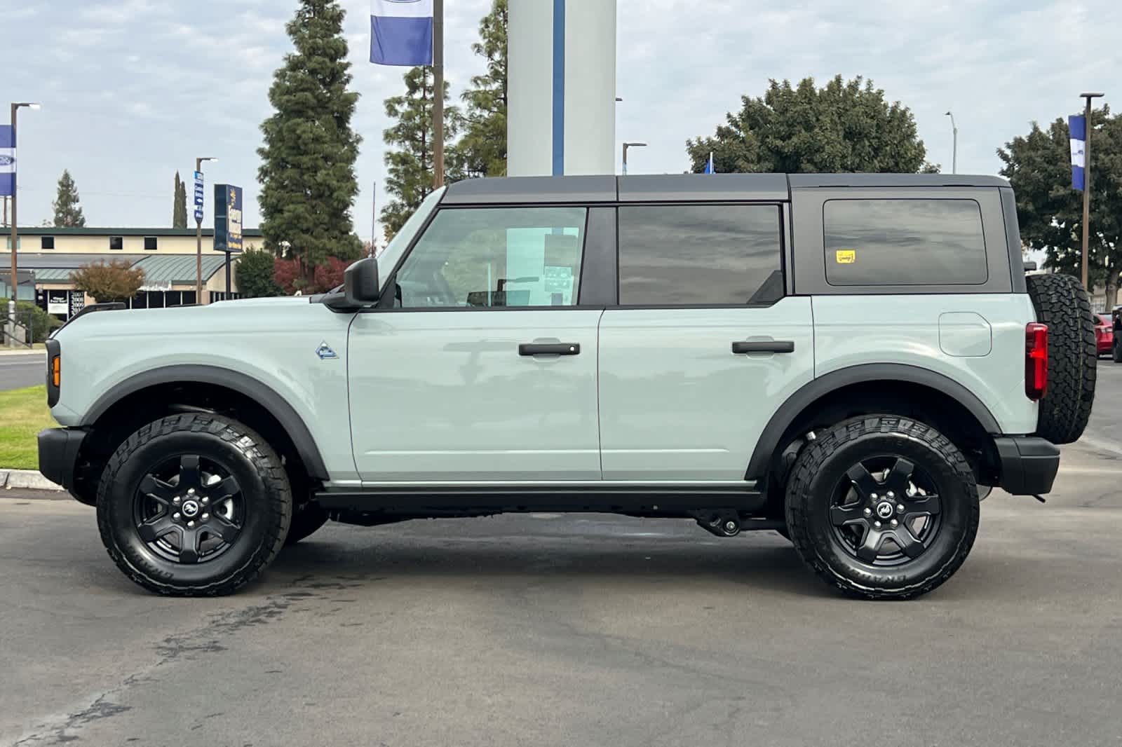 2024 Ford Bronco Black Diamond 5