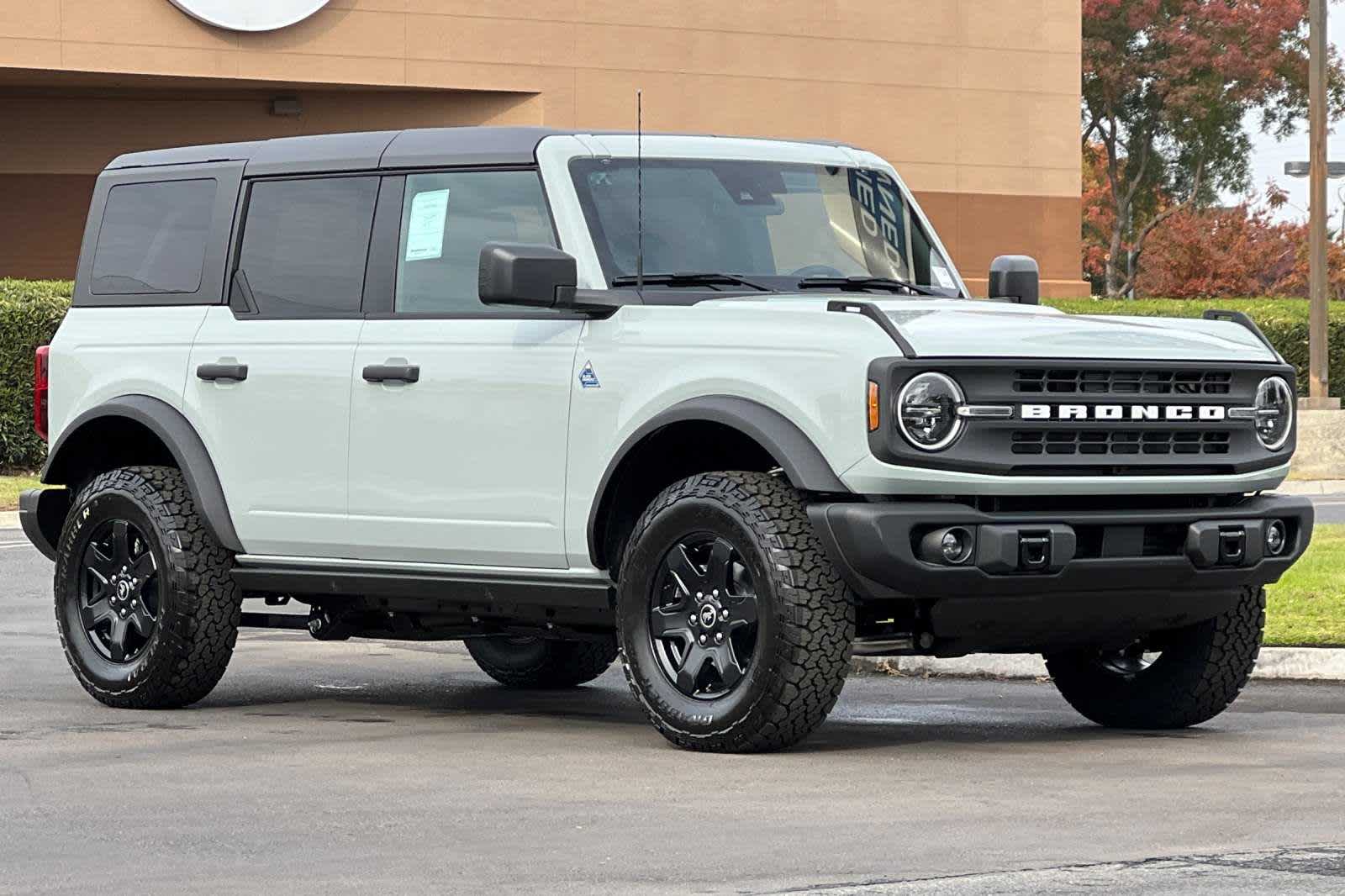 2024 Ford Bronco Black Diamond 10