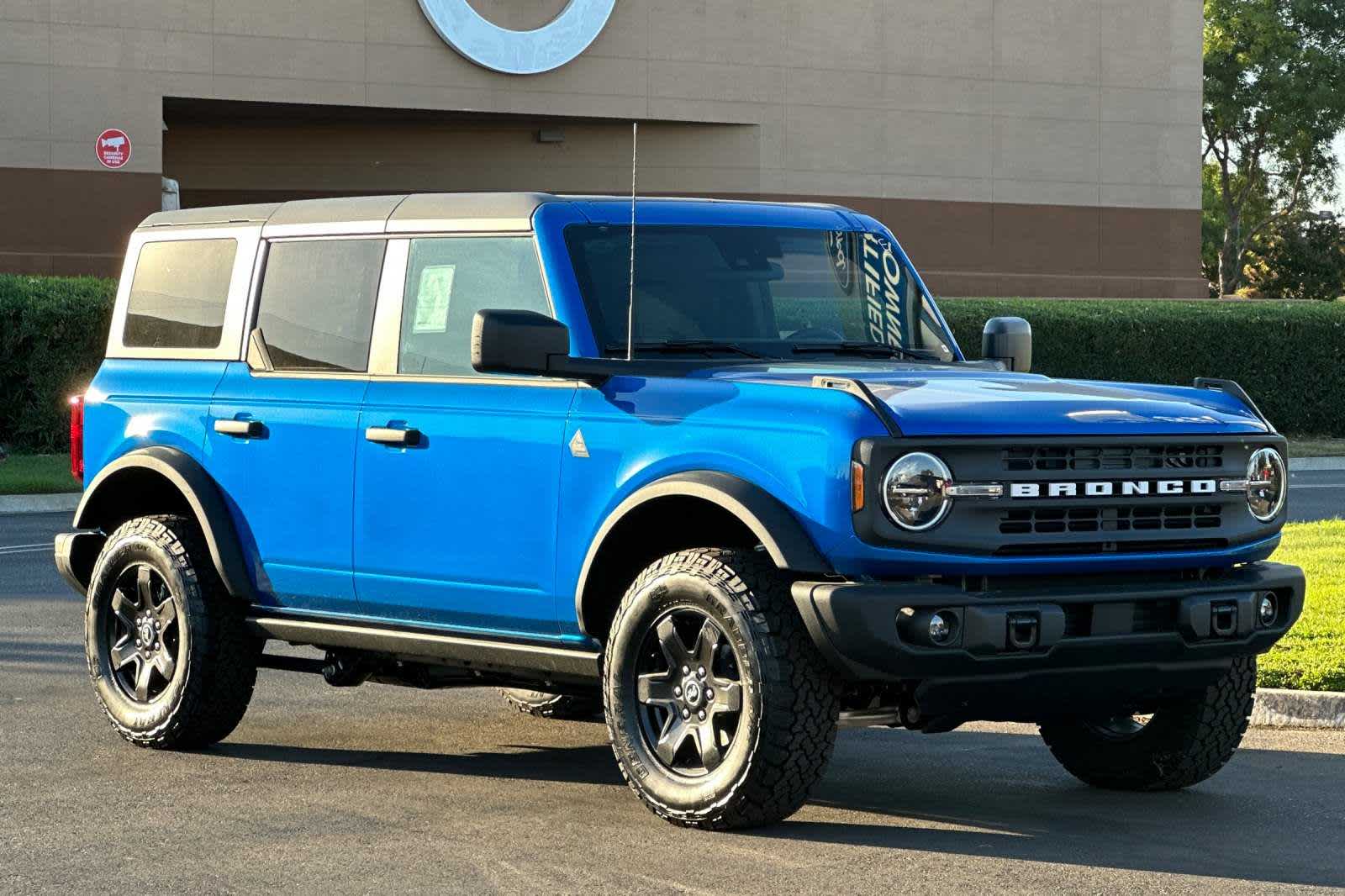 2024 Ford Bronco Black Diamond 10