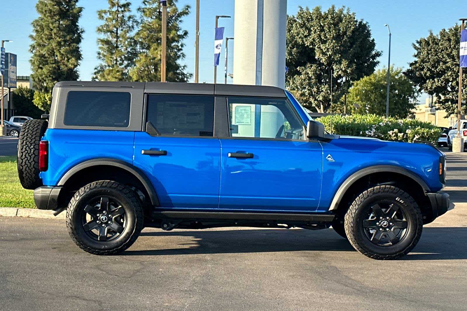 2024 Ford Bronco Black Diamond 8