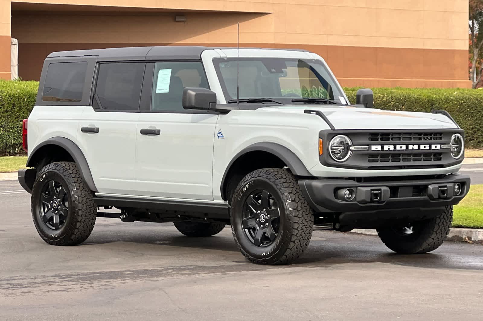 2024 Ford Bronco Black Diamond 10