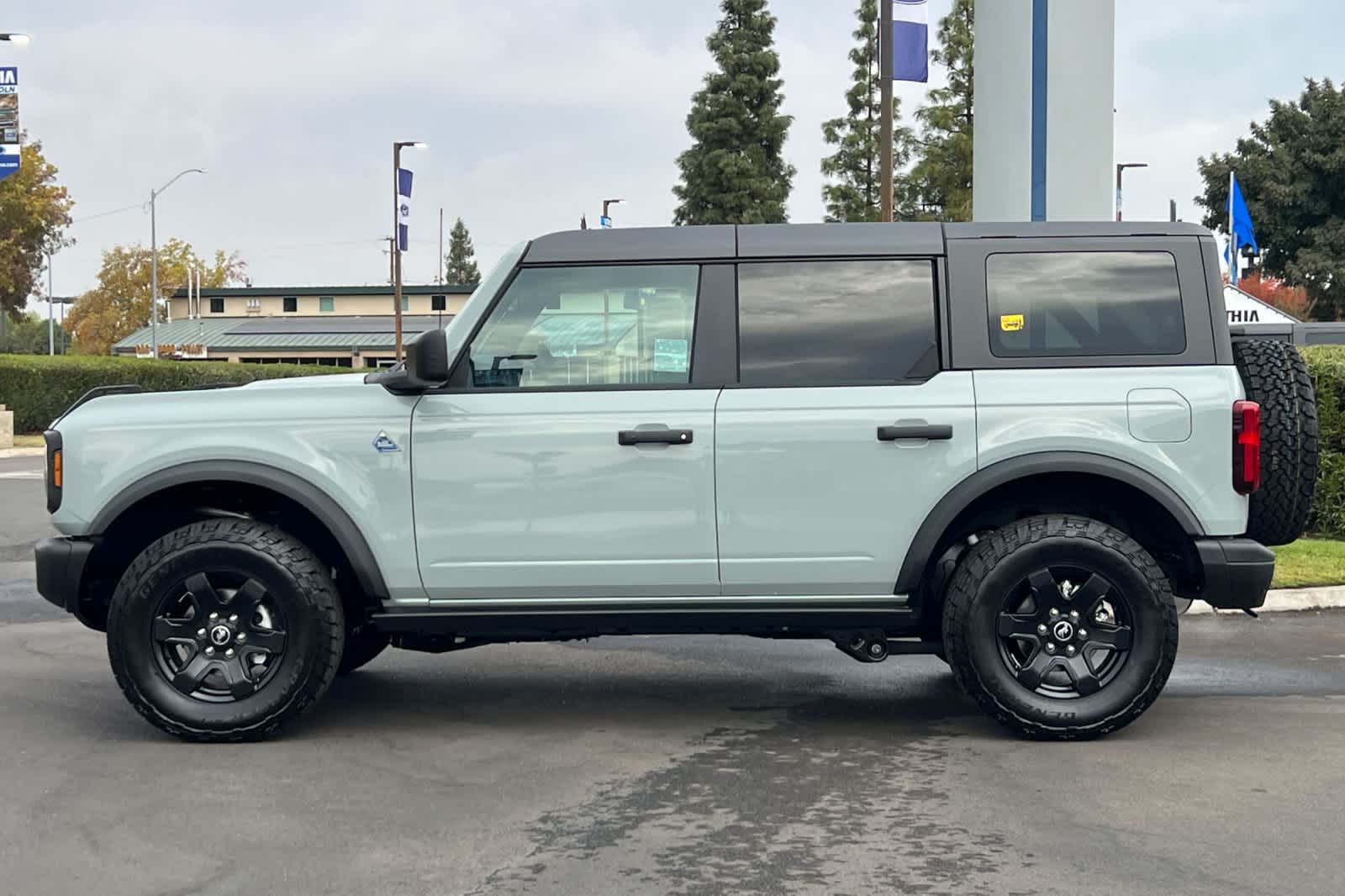 2024 Ford Bronco Black Diamond 5