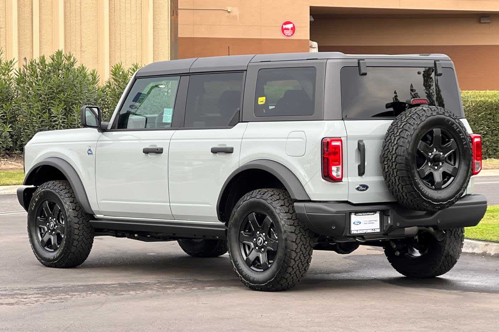 2024 Ford Bronco Black Diamond 6