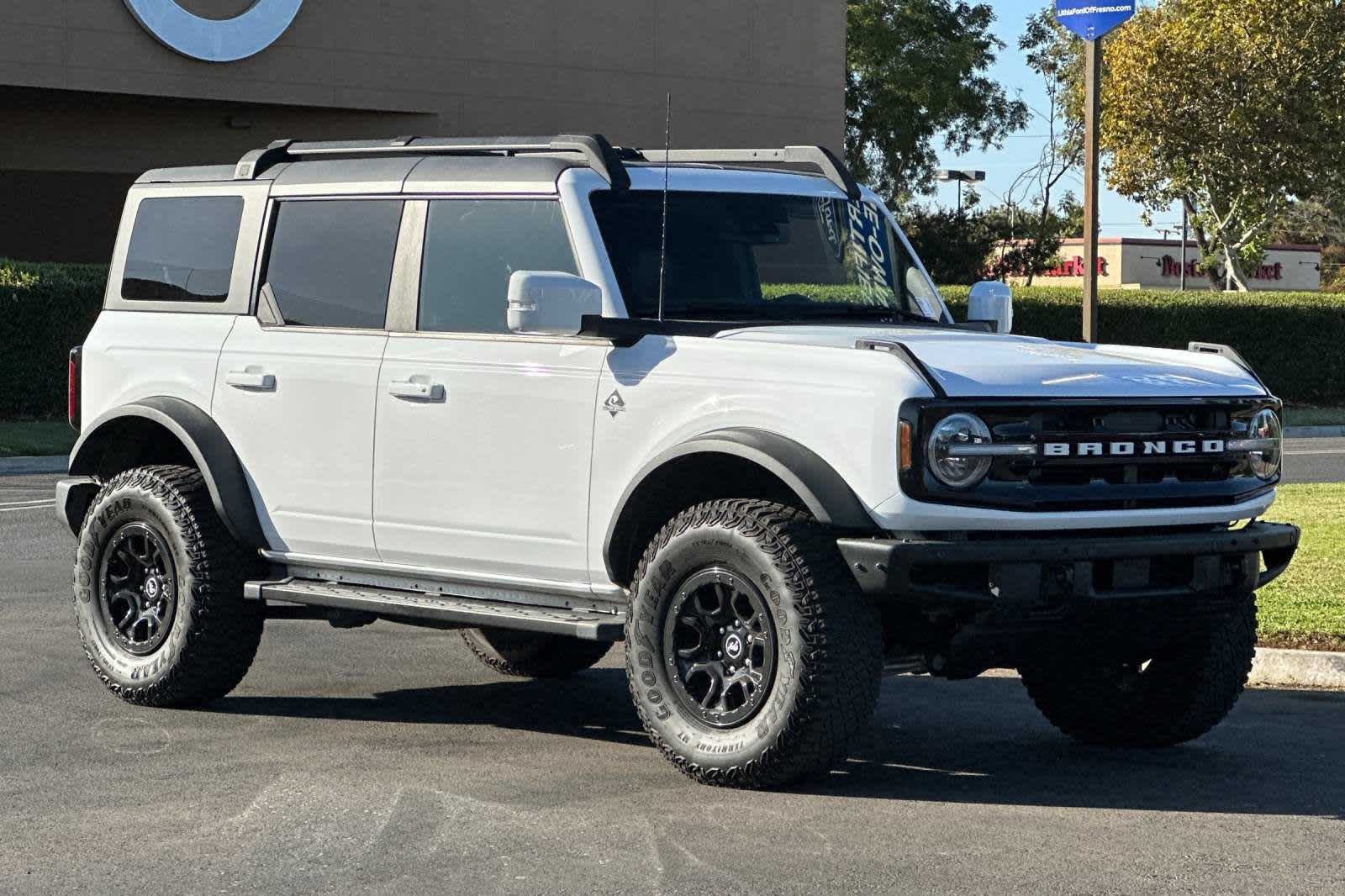 2022 Ford Bronco Outer Banks 10