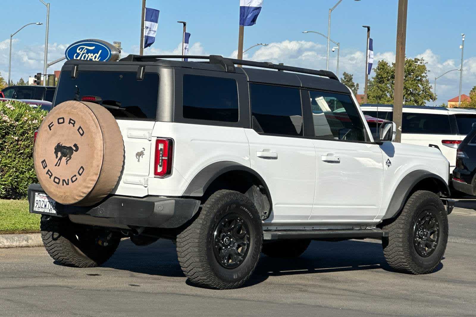 2022 Ford Bronco Outer Banks 2