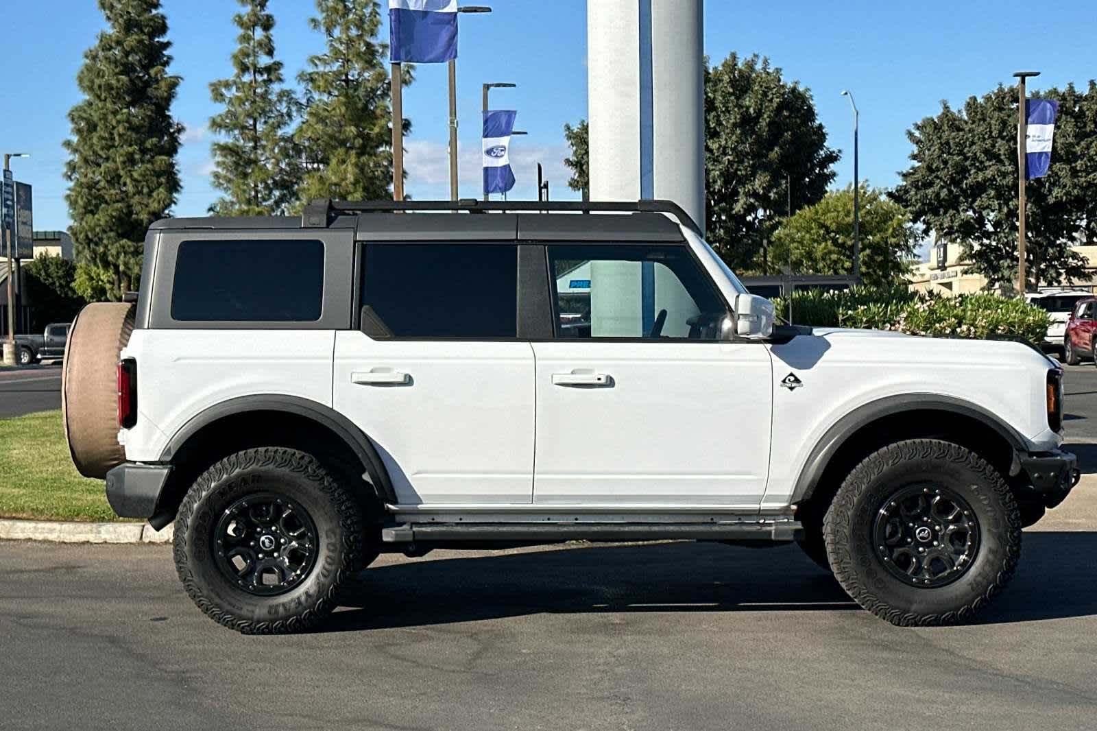 2022 Ford Bronco Outer Banks 9