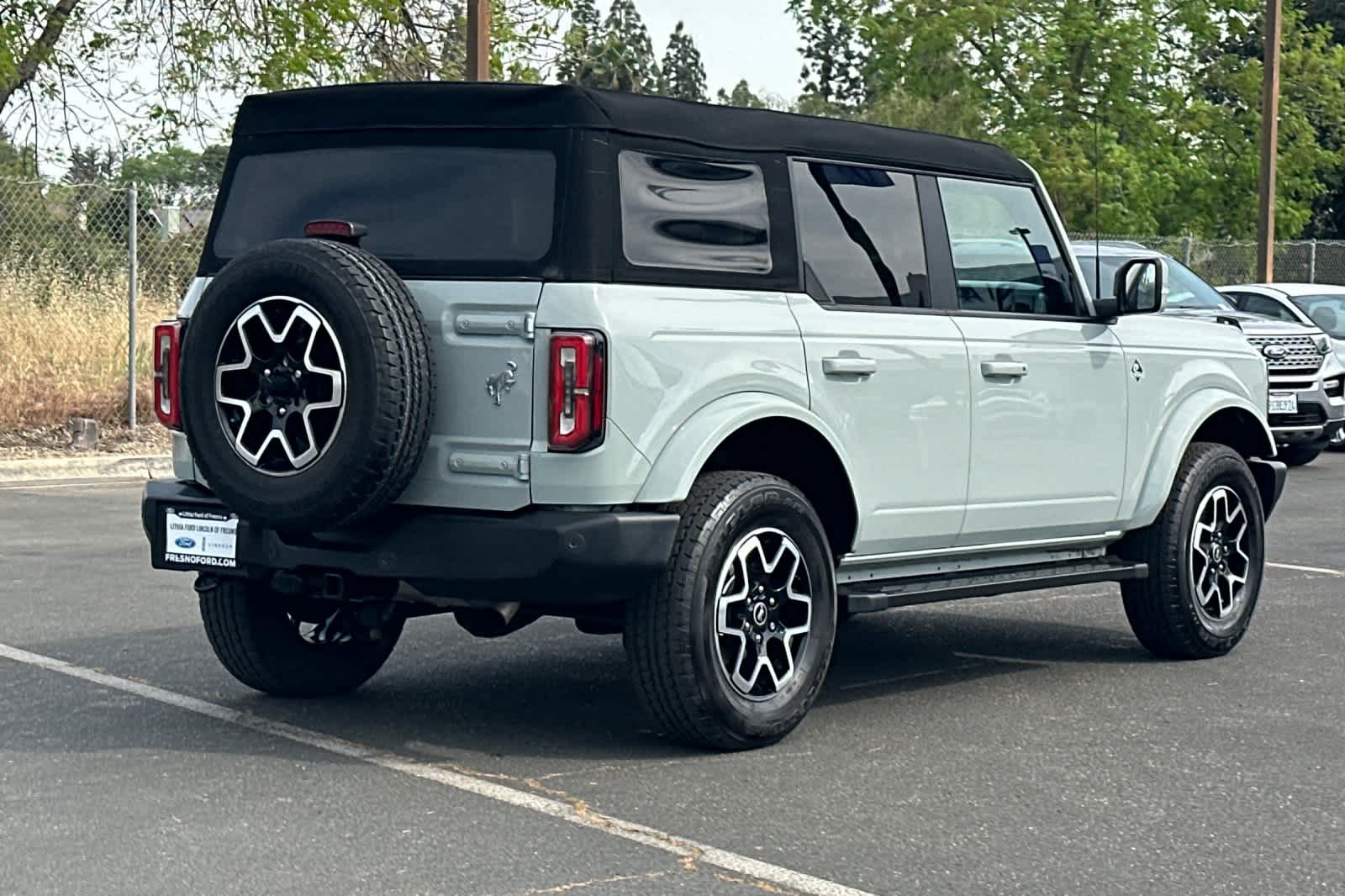 View vehicle photo 2