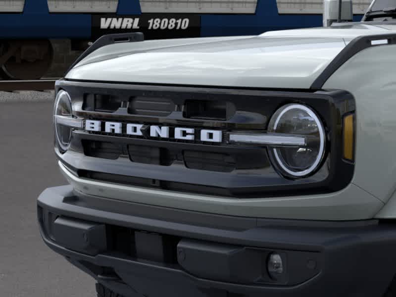 2024 Ford Bronco Outer Banks 19