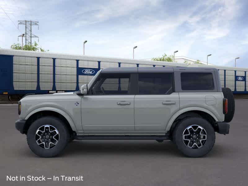 2024 Ford Bronco Outer Banks 3