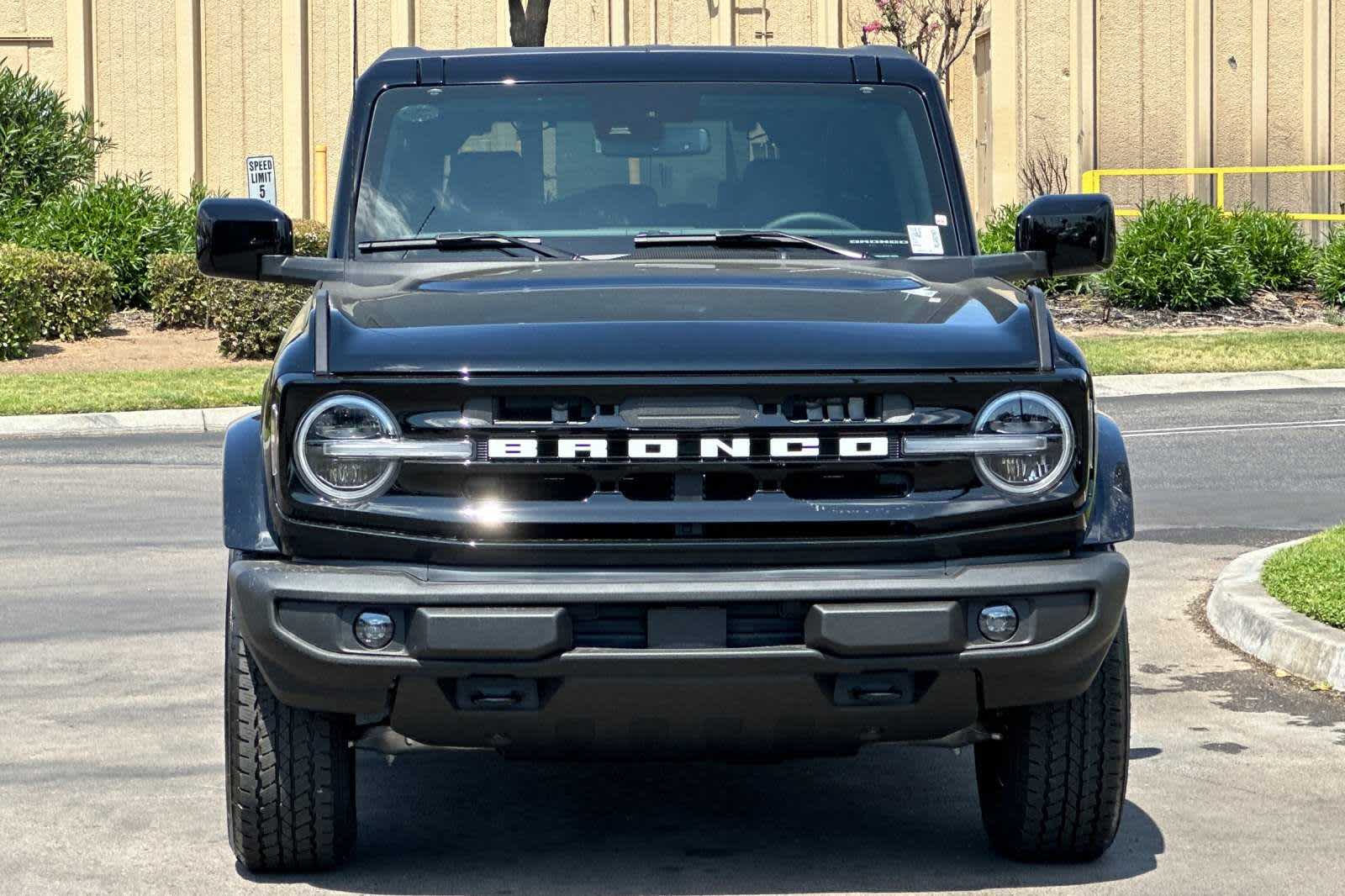 2024 Ford Bronco Outer Banks 10