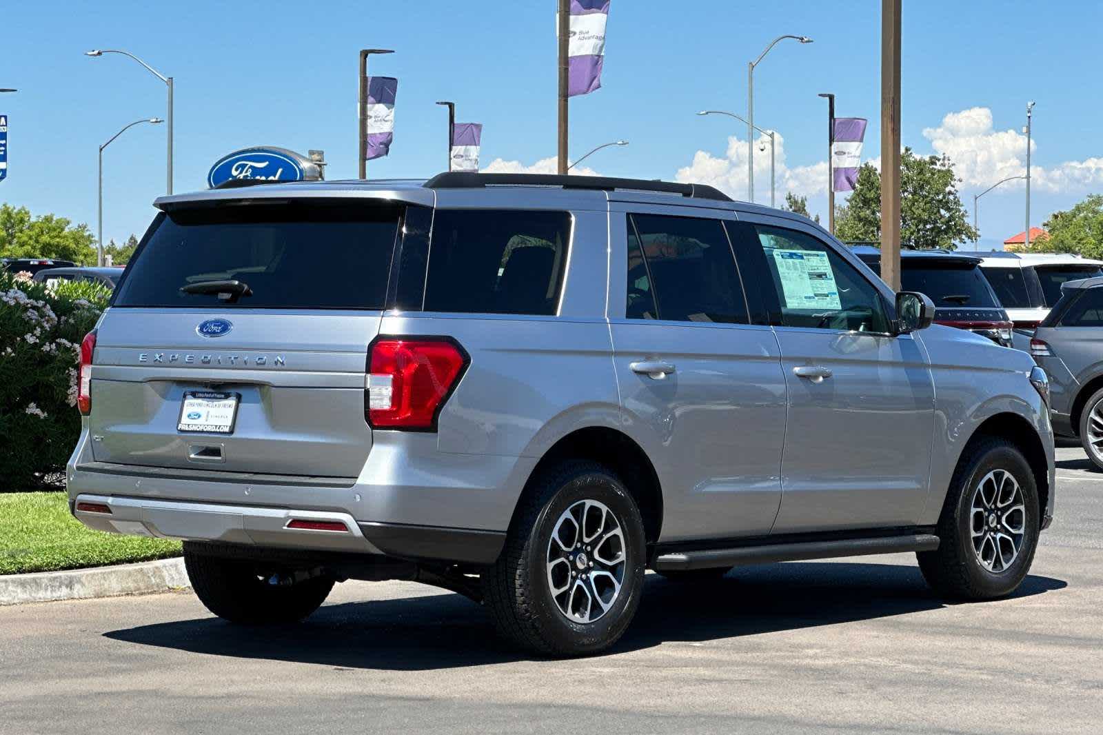 2024 Ford Expedition XLT 2