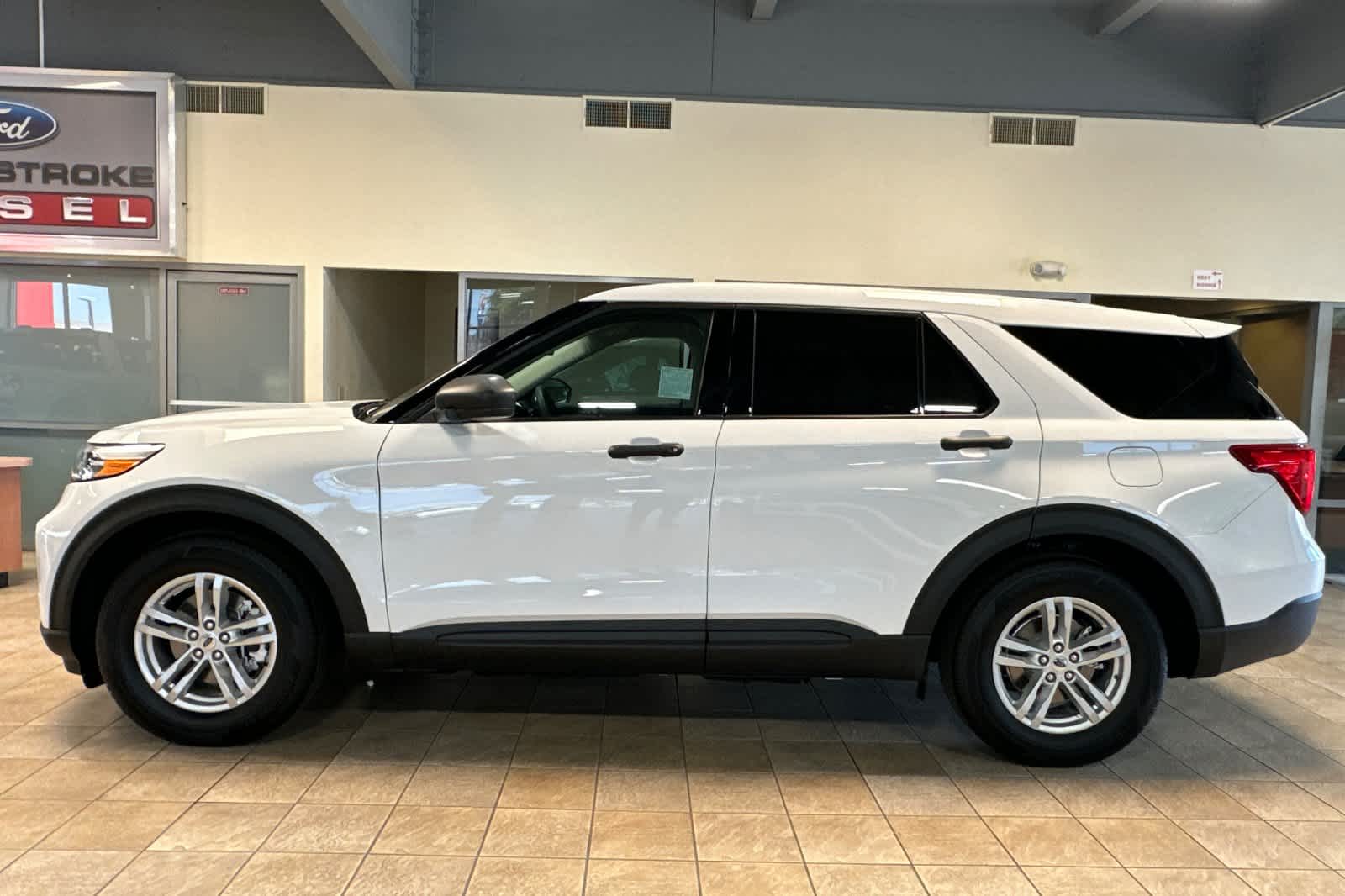 2024 Ford Explorer Base 5