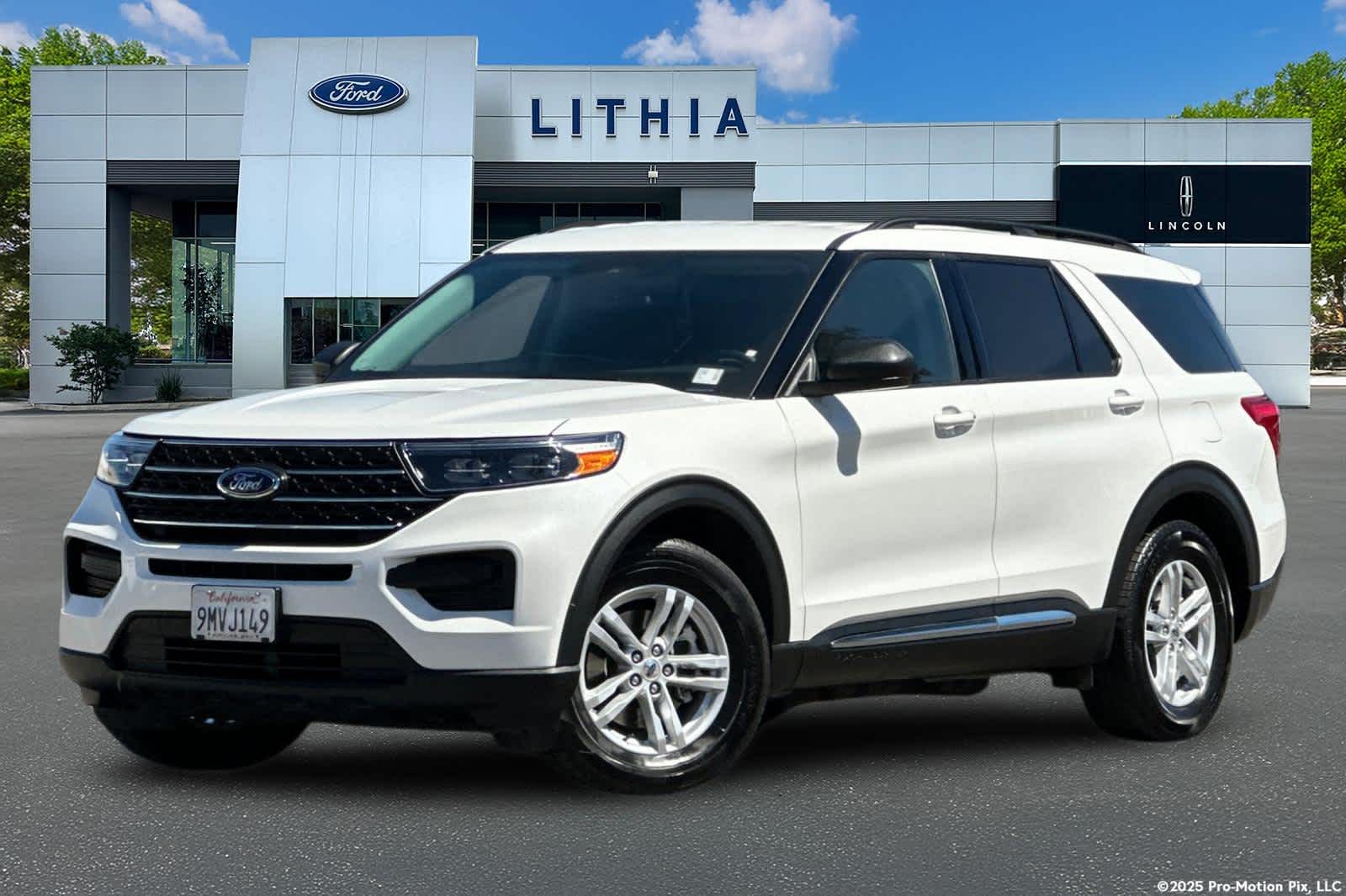 Star White Metallic Tri-Coat 2024 Ford Explorer SUV / Crossover Rear-Wheel Drive Automatic