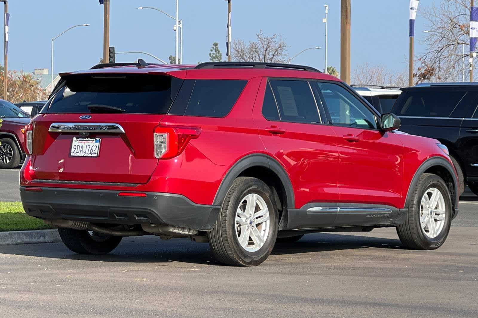 2022 Ford Explorer XLT 2