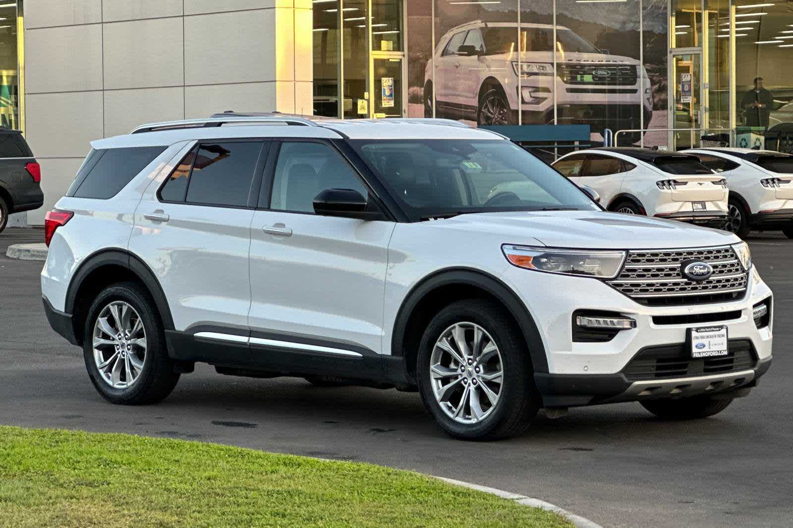 2023 Ford Explorer Limited 9