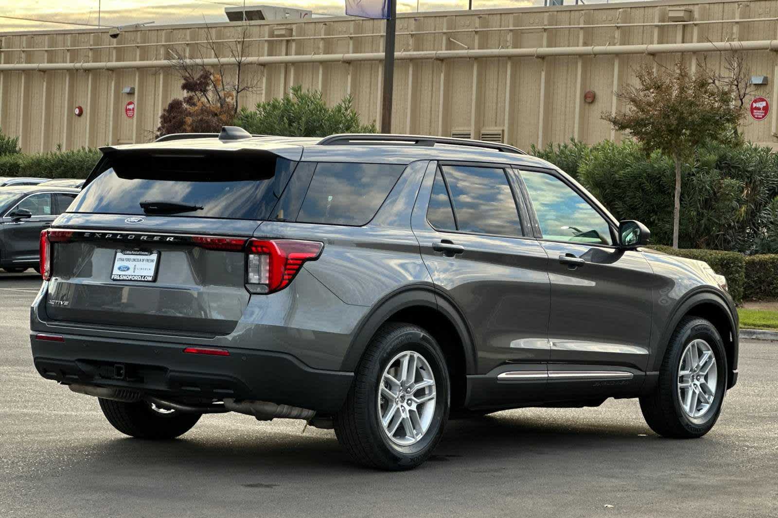 2025 Ford Explorer Active 2