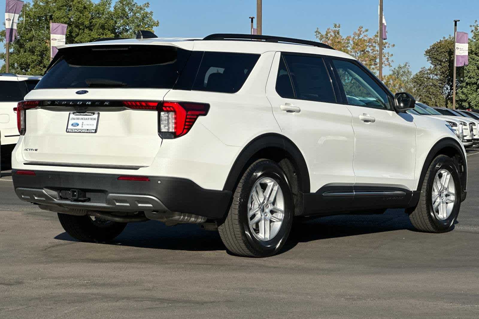 2025 Ford Explorer Active 2