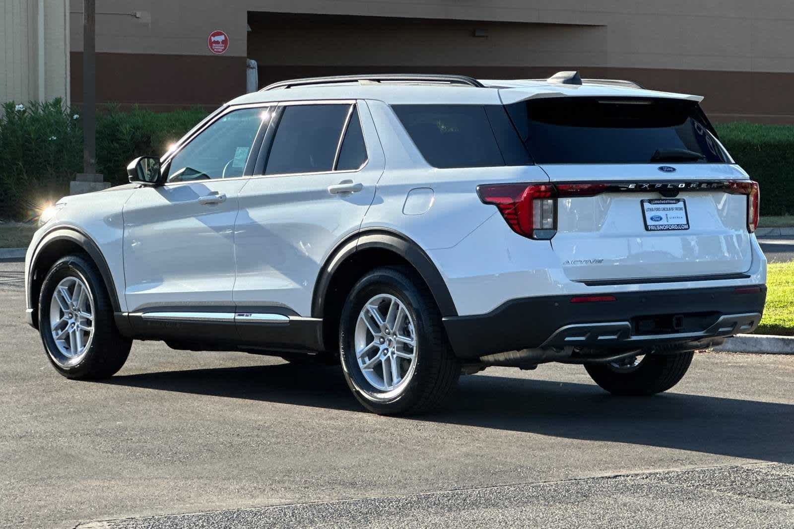 2025 Ford Explorer Active 6