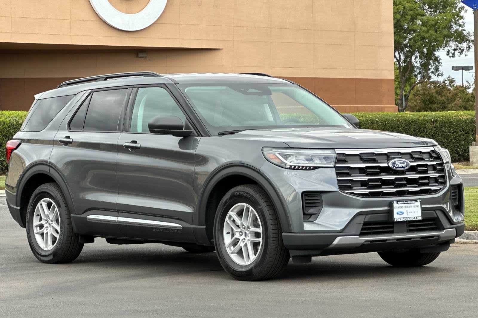 2025 Ford Explorer Active 10