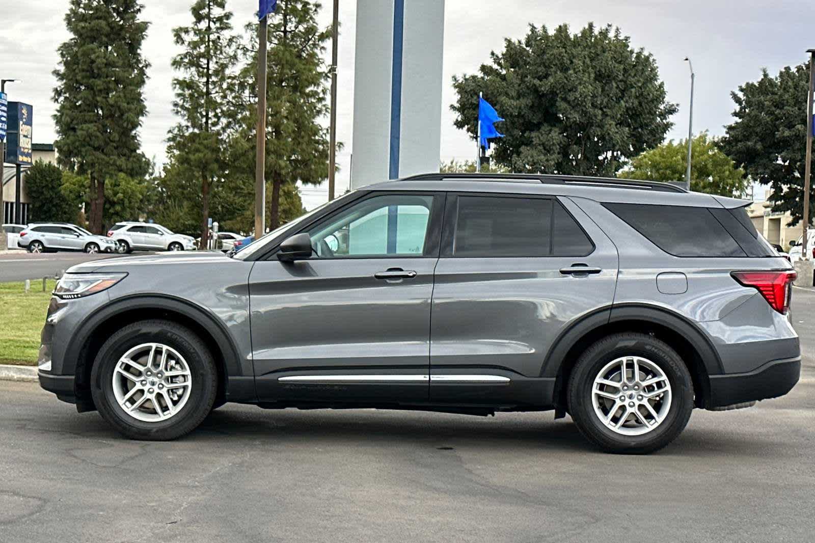 2025 Ford Explorer Active 5