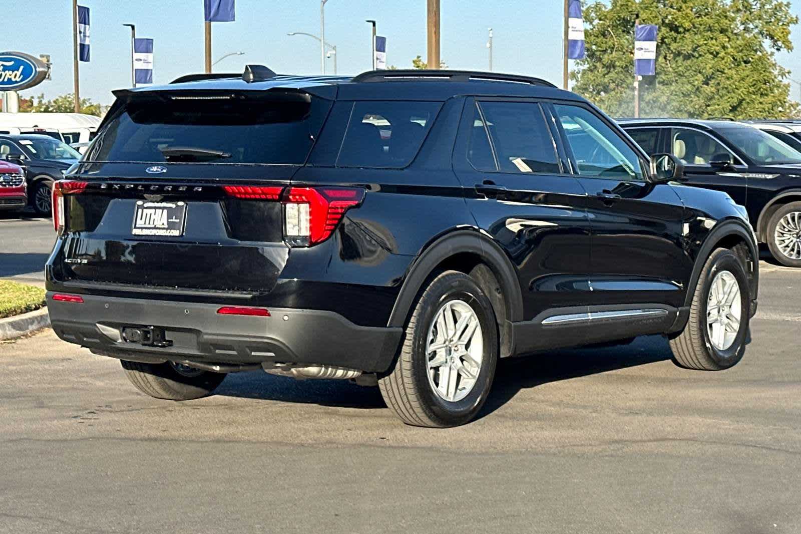 2025 Ford Explorer Active 2