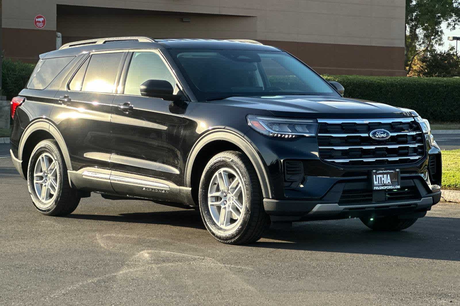 2025 Ford Explorer Active 10