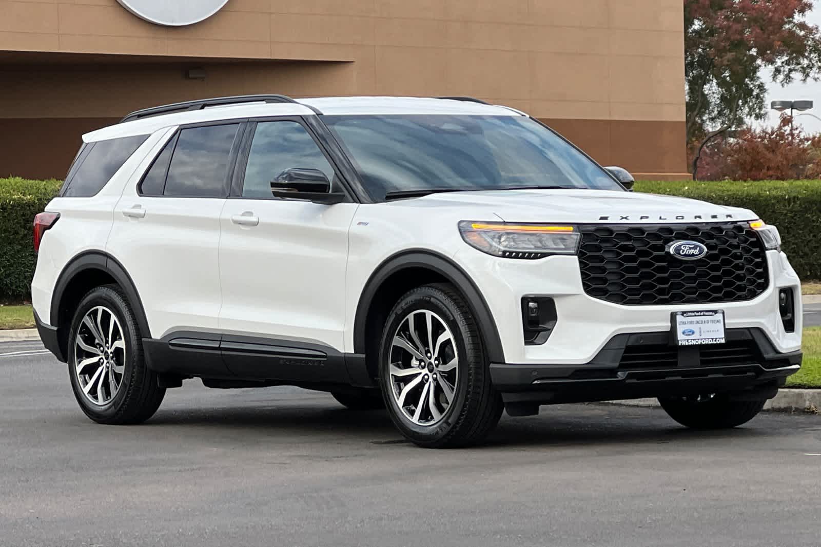 2025 Ford Explorer ST-Line 10