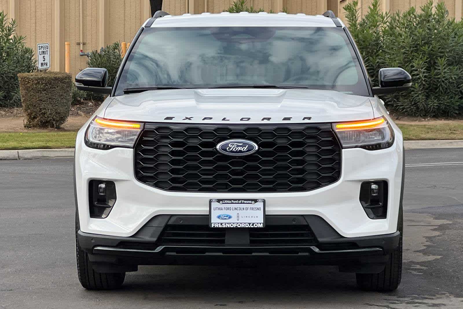 2025 Ford Explorer ST-Line 11