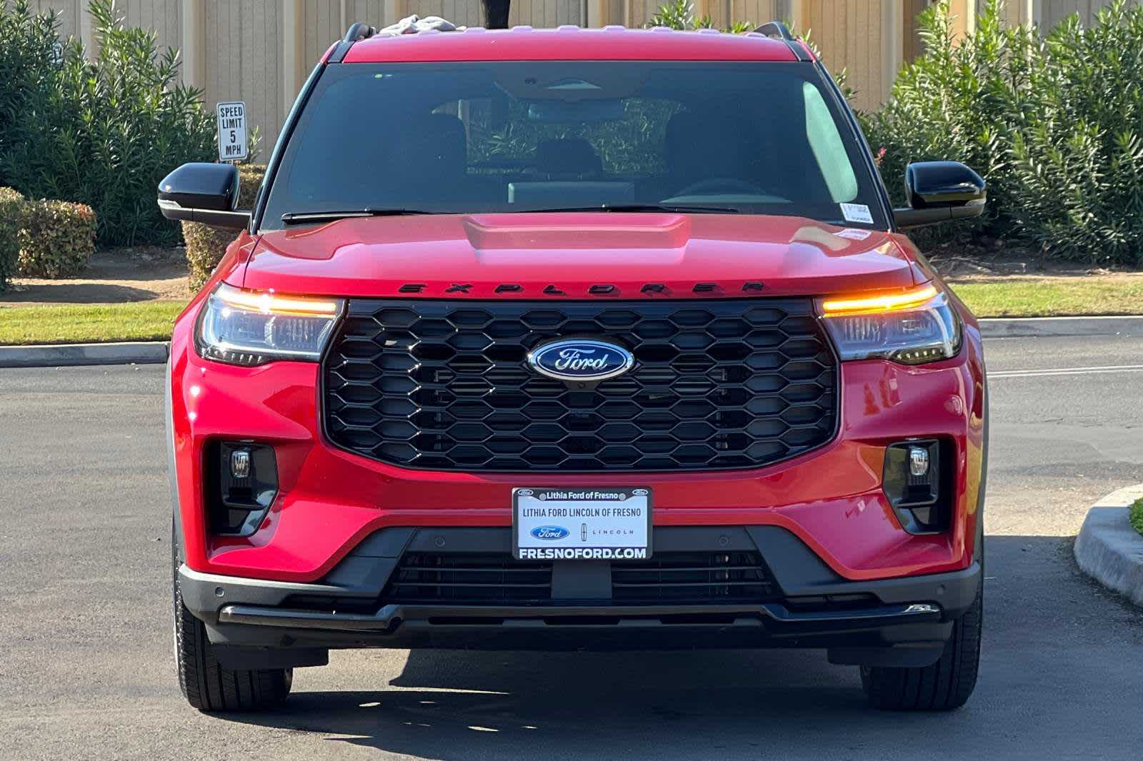 2025 Ford Explorer ST-Line 11