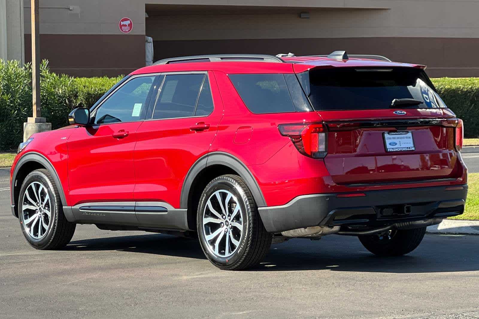 2025 Ford Explorer ST-Line 6