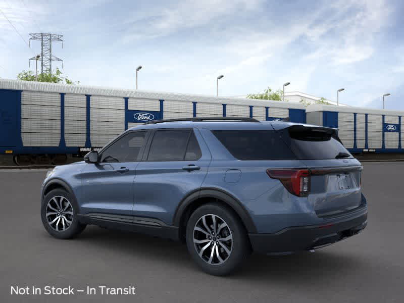 2025 Ford Explorer ST-Line 4