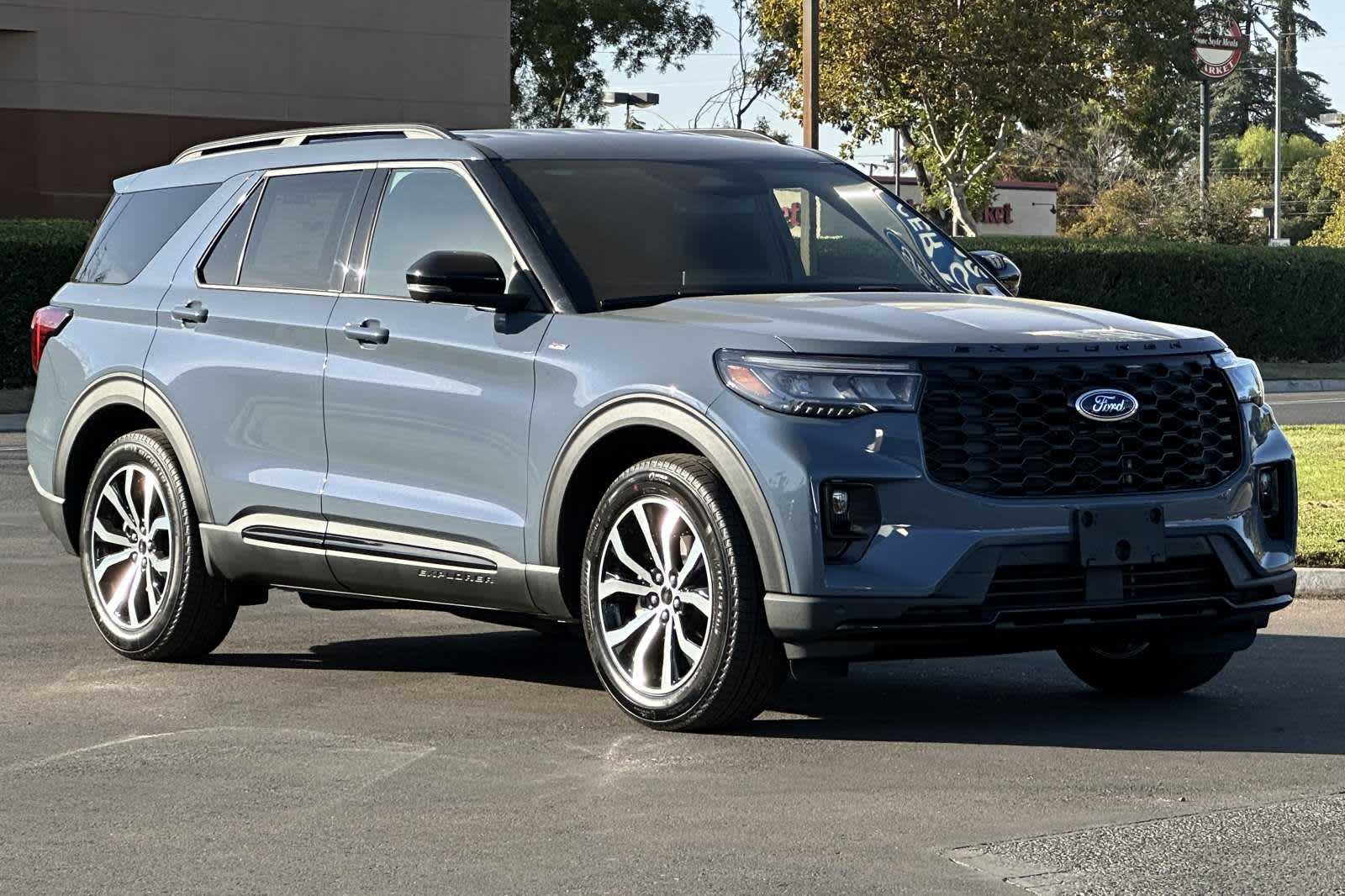 2025 Ford Explorer ST-Line 10