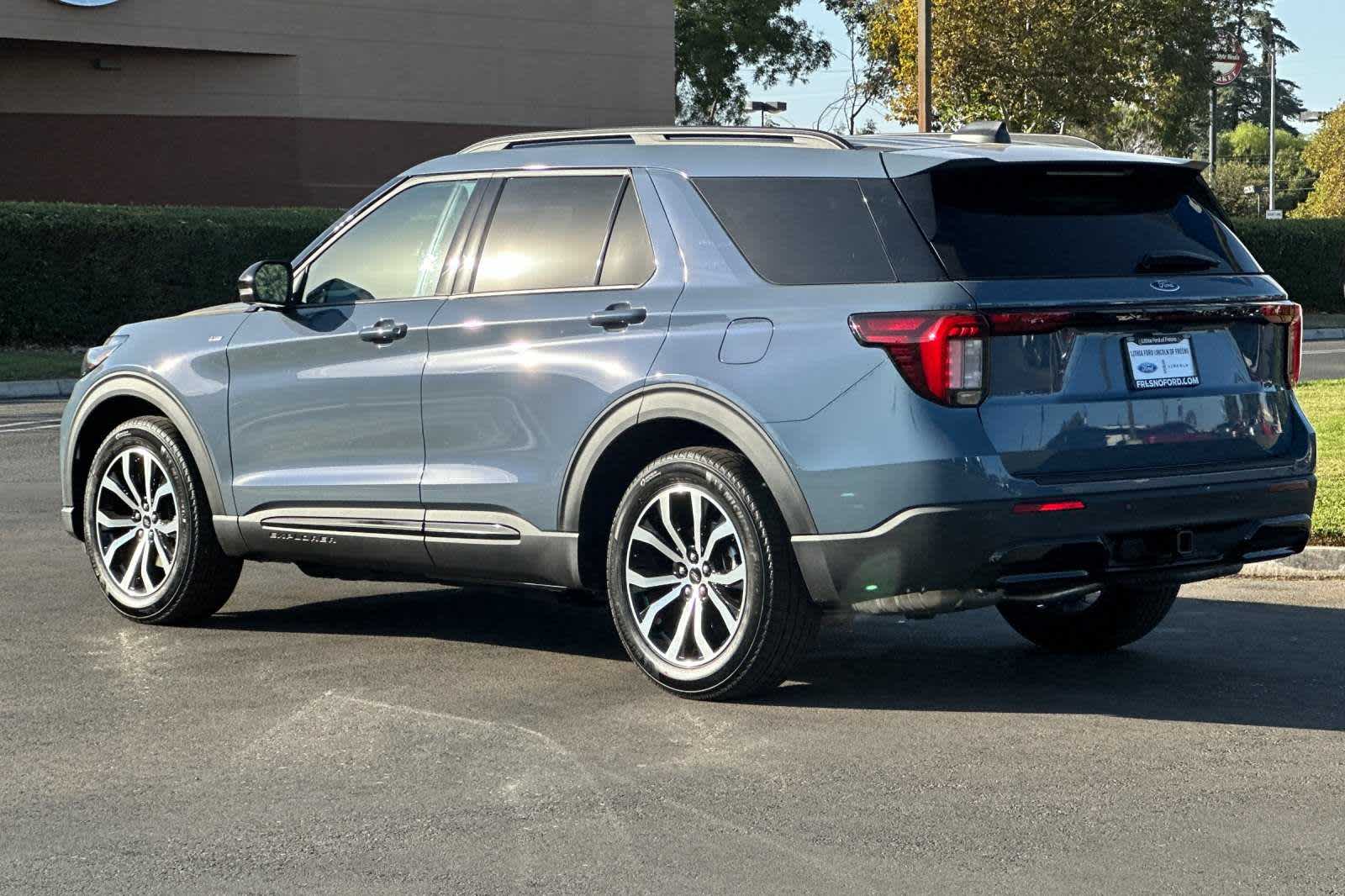 2025 Ford Explorer ST-Line 6