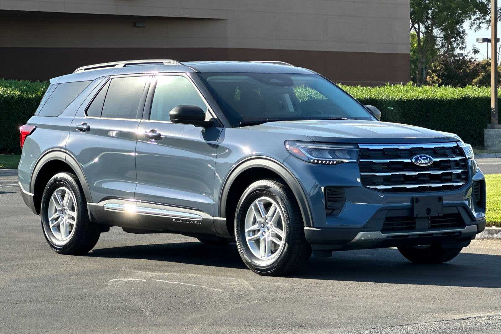 2025 Ford Explorer Active 10