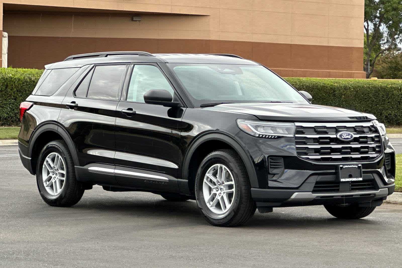 2025 Ford Explorer Active 10