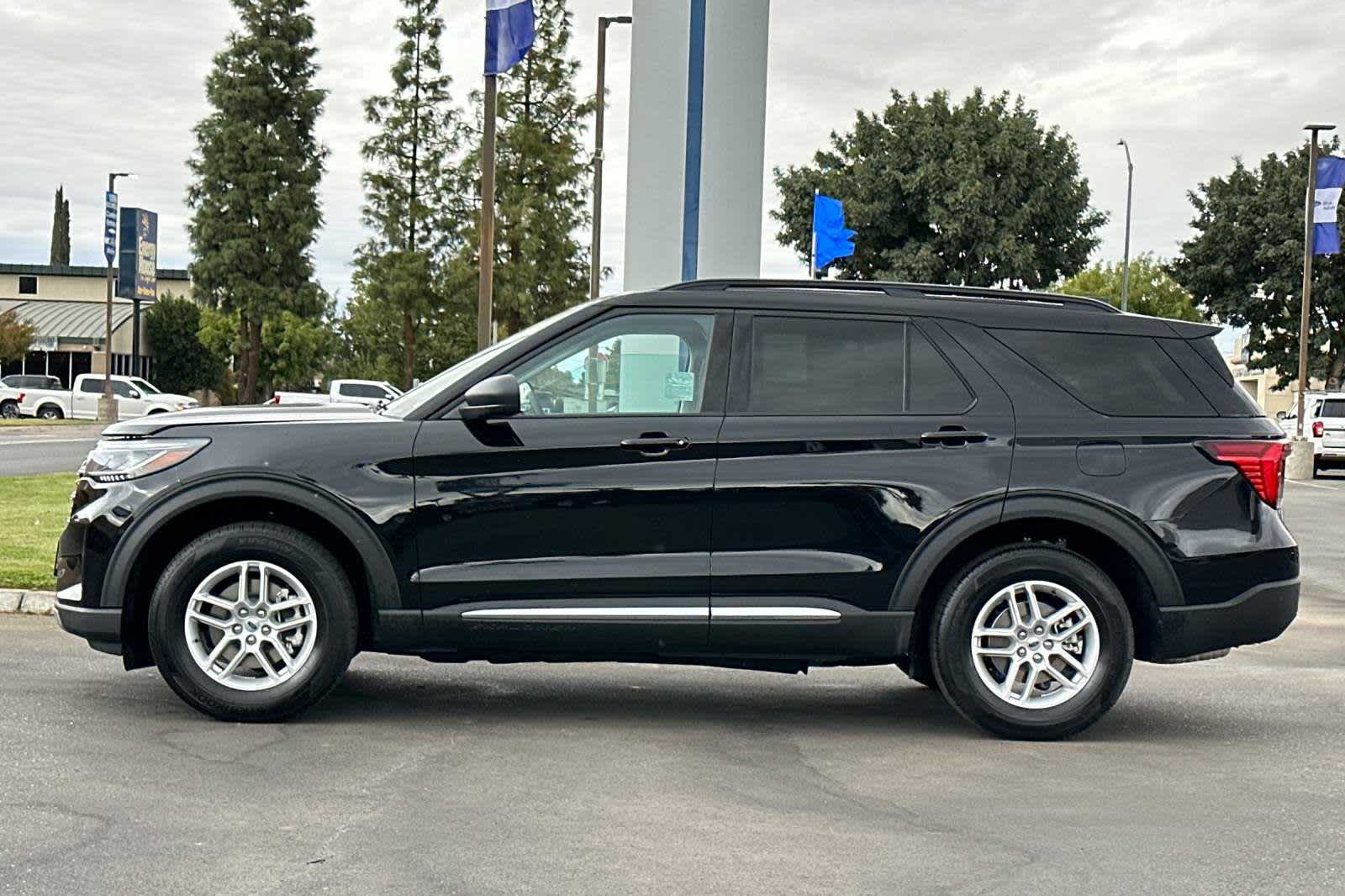 2025 Ford Explorer Active 5