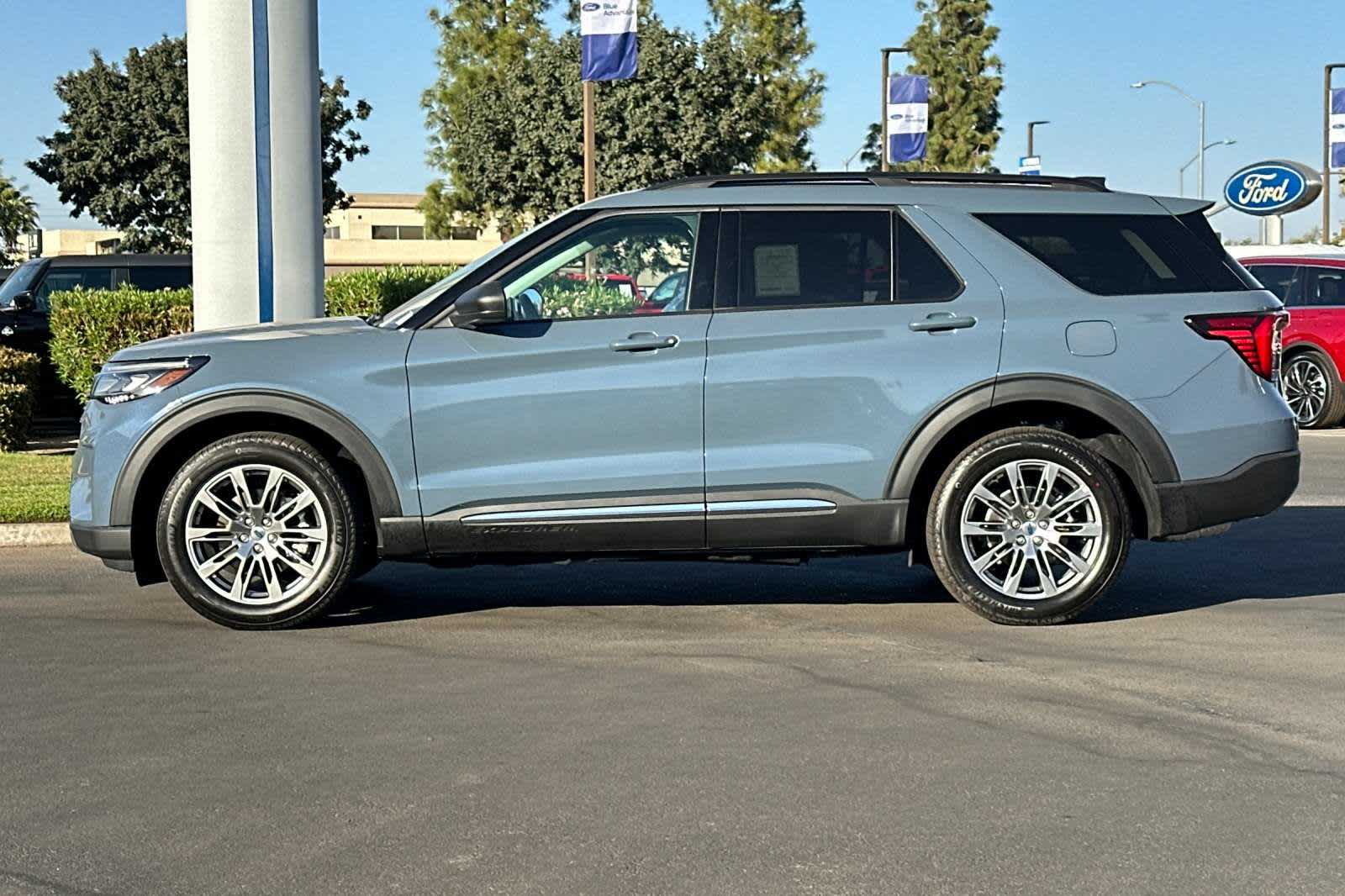 2025 Ford Explorer Active 5