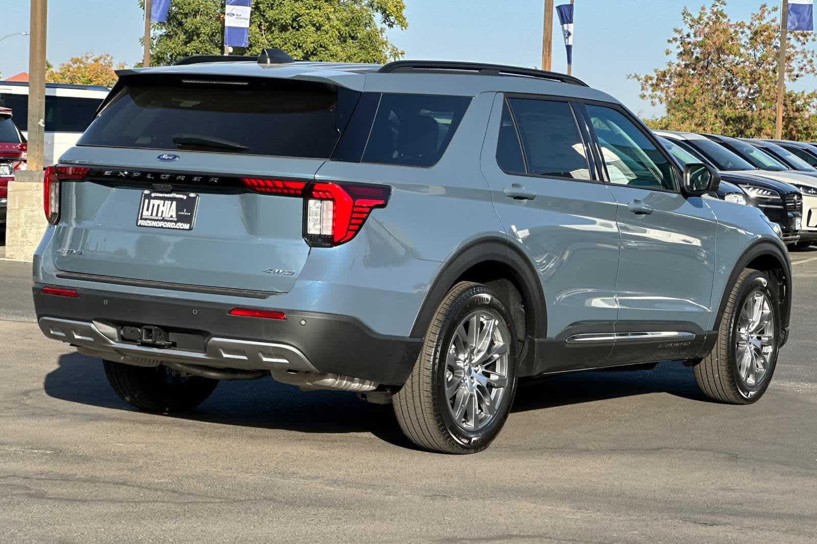 2025 Ford Explorer Active 2