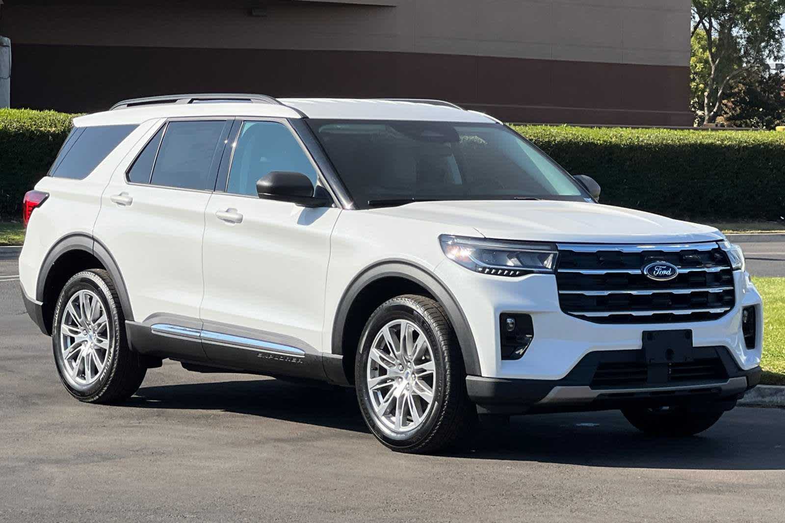 2025 Ford Explorer Active 10