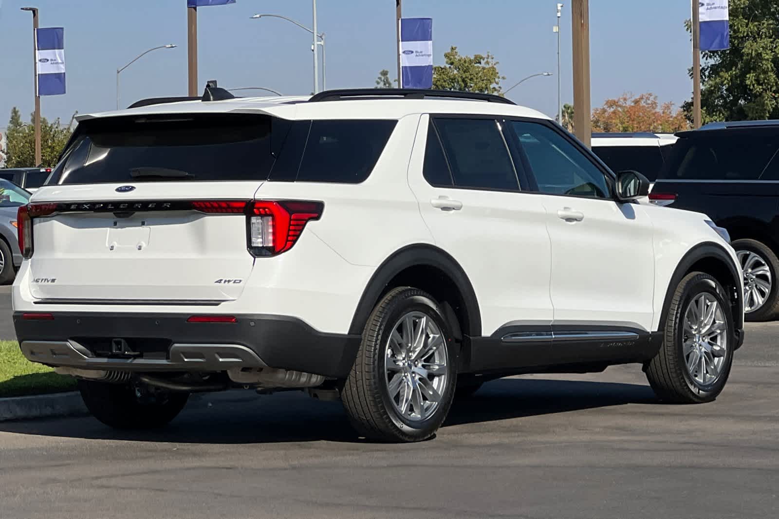 2025 Ford Explorer Active 2