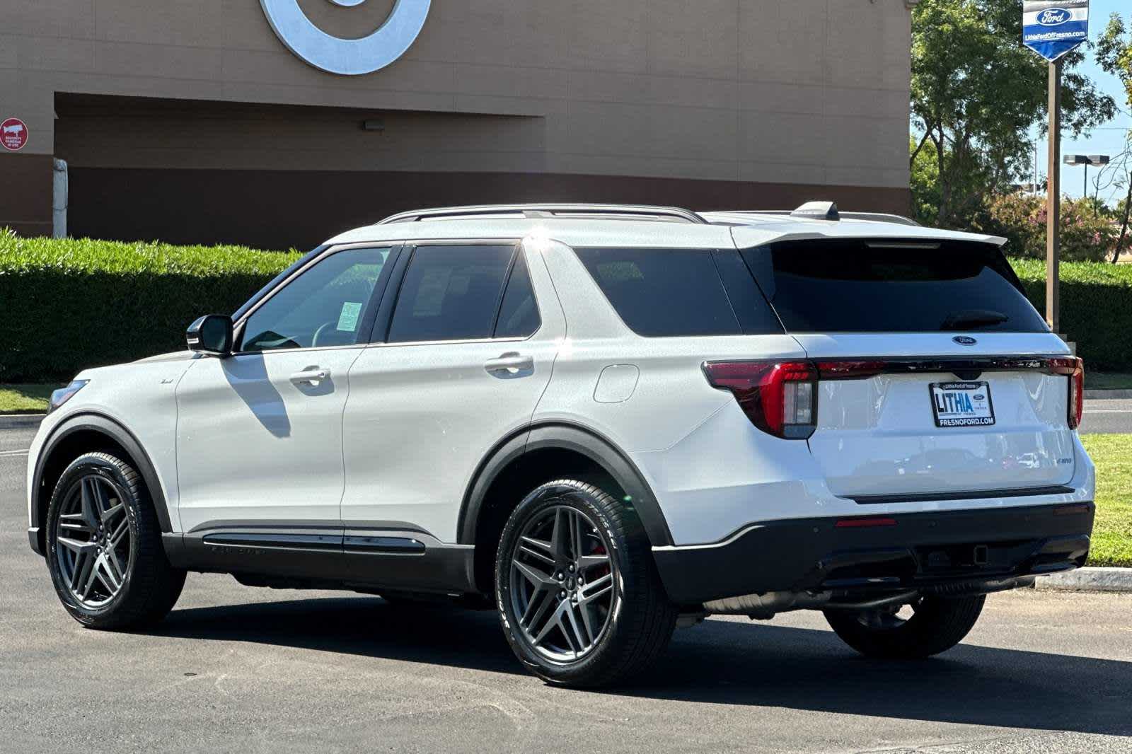 2025 Ford Explorer ST-Line 6