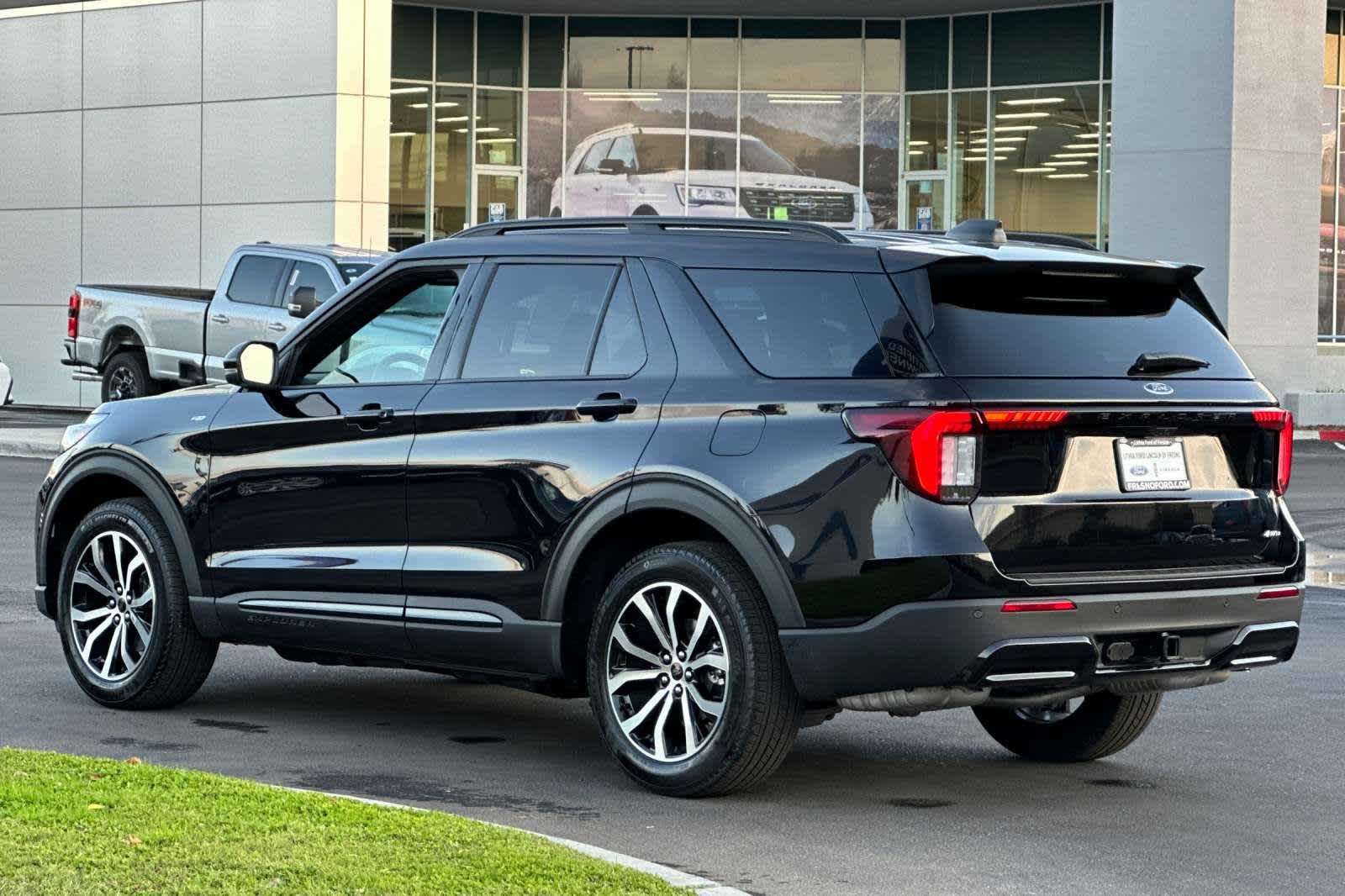 2025 Ford Explorer ST-Line 6