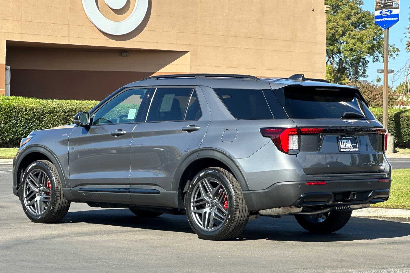 2025 Ford Explorer ST-Line 6