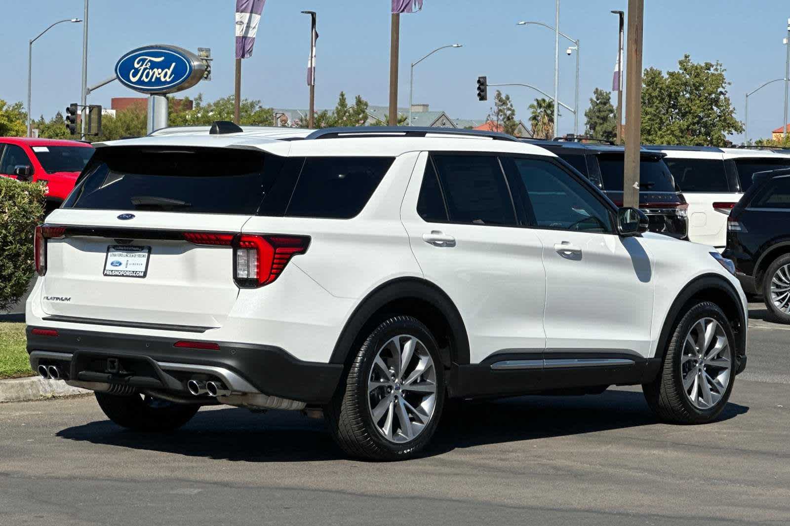 2025 Ford Explorer Platinum 2