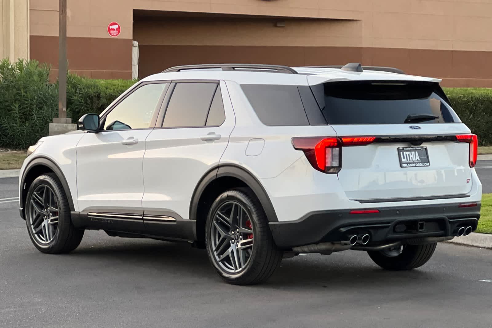 2025 Ford Explorer ST 6