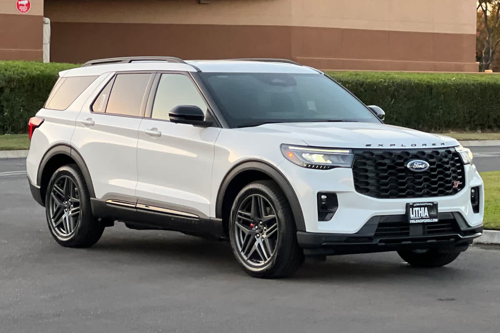 2025 Ford Explorer ST 10